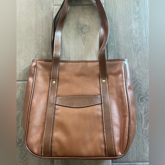 In very good condition. Clean interior. Please check pics for all details - Picture 9 of 11